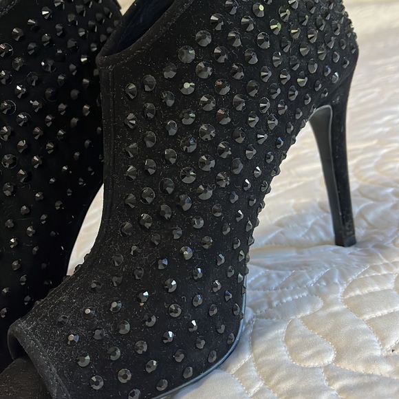 Michael Kors Black suede leather stud booties size 9 - Picture 3 of 13